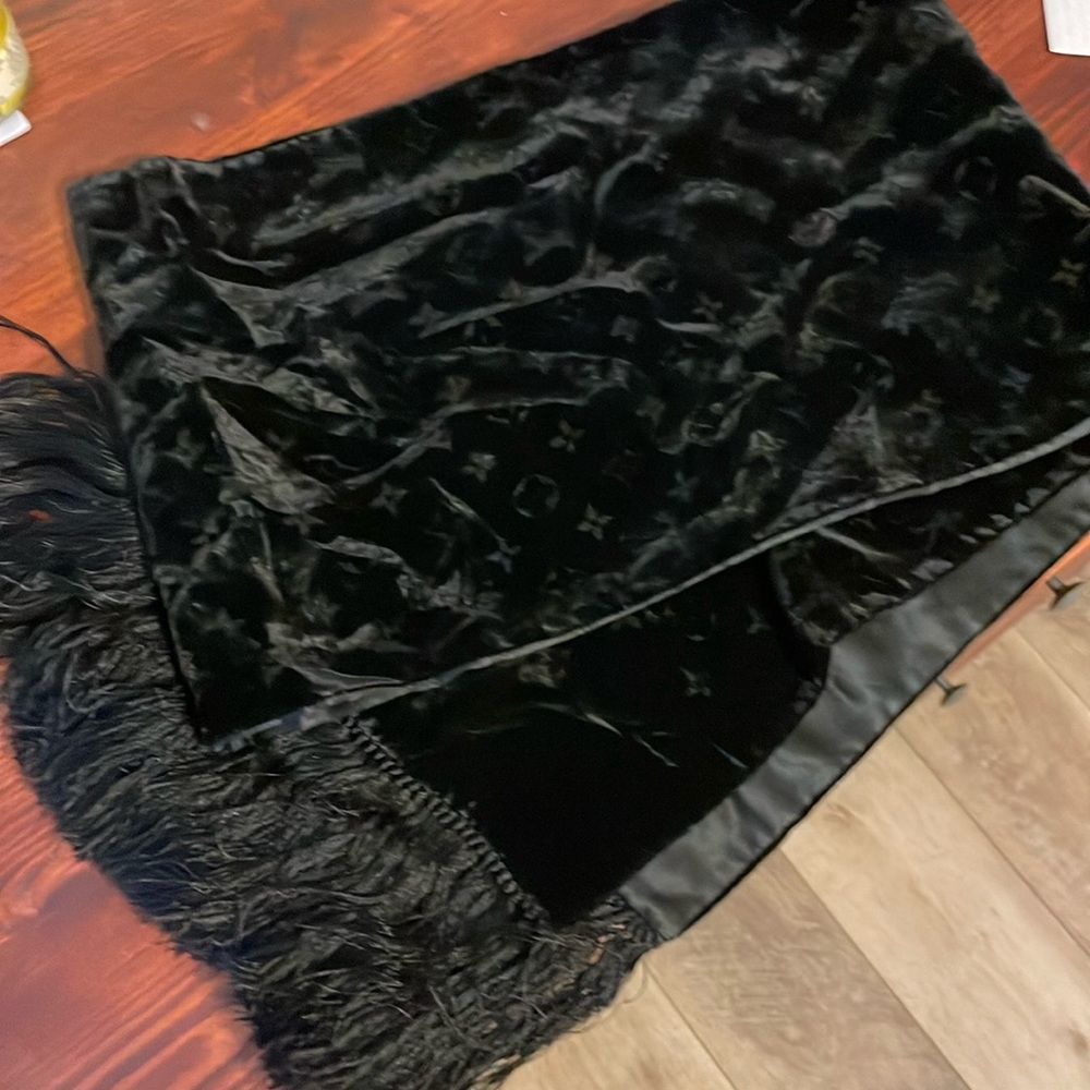 Louis Vuitton black scarf